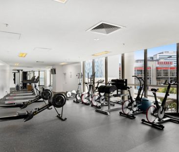 Stylish 2-Bedroom Urban Retreat in Newstead with Luxury Amenities - Photo 4