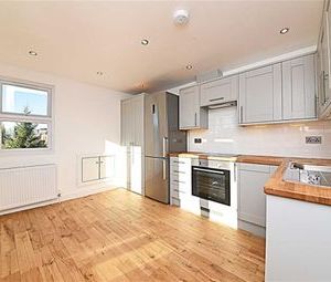 3 Bedrooms Flat to rent in Squires Lane, Finchley, London N2 | £ 415 - Photo 1