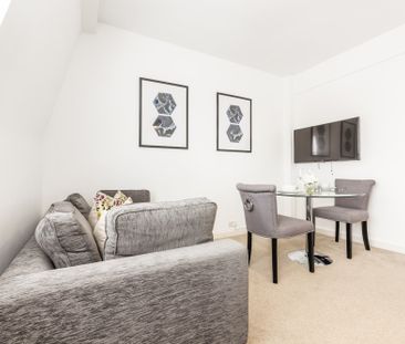 Hill Street, Mayfair, W1J 5LY, London - Photo 2