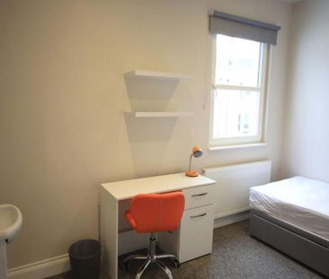 5 bedroom terraced house to rent - Photo 2