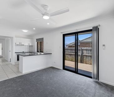 Stylish & Spacious Family Home in Prime Collingwood Park Location - Photo 5