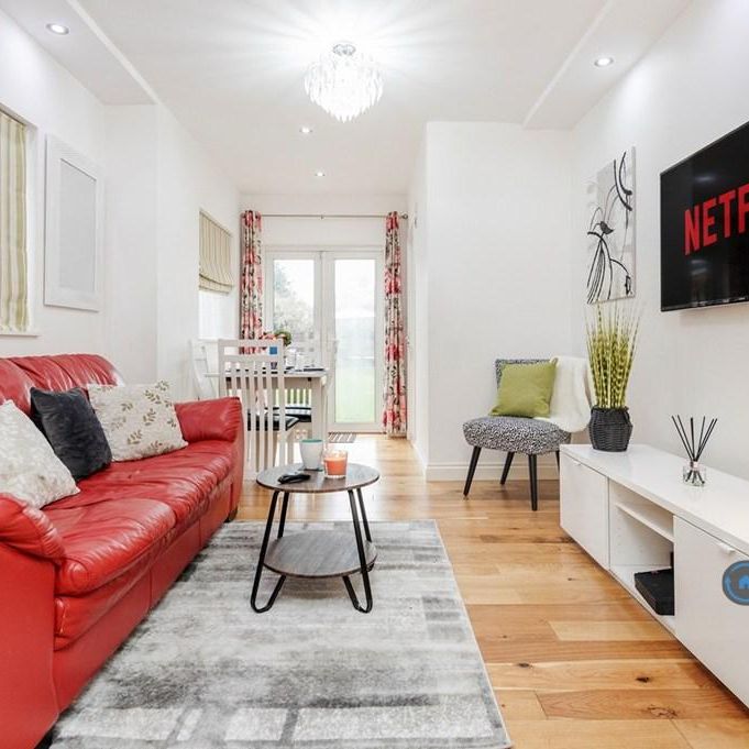 4 bedroom semi-detached house to rent - Photo 1
