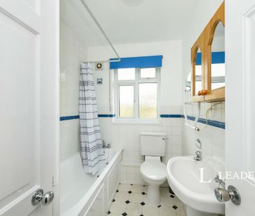 2 bedroom flat to rent - Photo 6