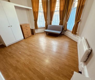 Studio to rent - Photo 6