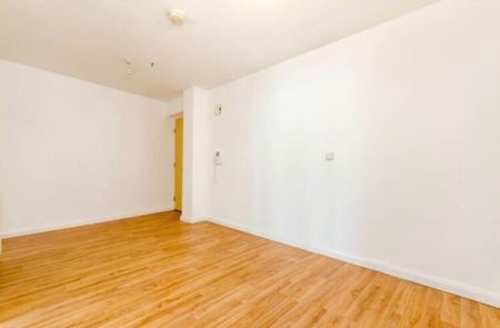 2 Bed Flat, Church Street, E15 - Photo 2