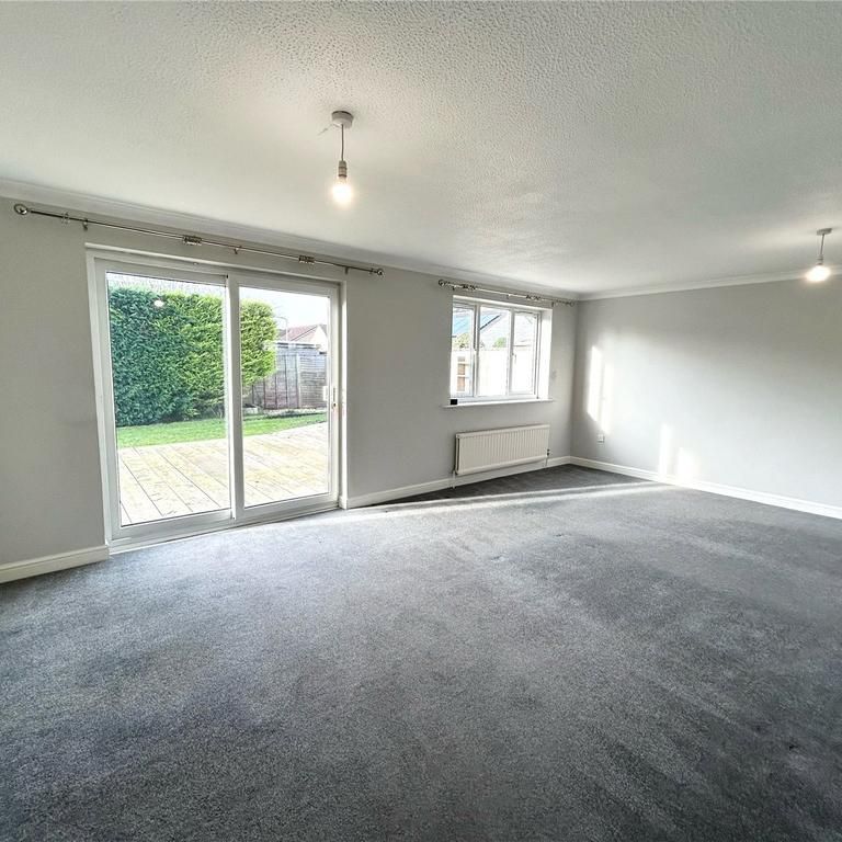 4 bedroom detached house to rent - Photo 1