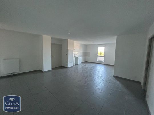 Location Appartement 4 pièces 82m² MARIGNANE 13700 - Photo 1