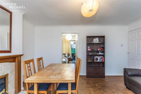 4 bedroom terraced house to rent - Photo 2