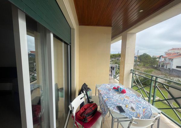 Apartamento T2 em empreendimento com piscina na Praia da Barra.