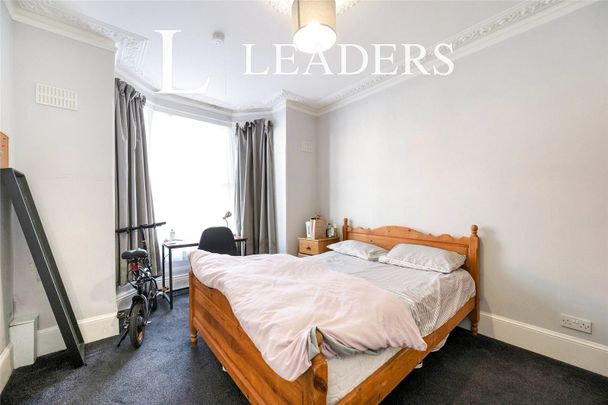 5 bedroom house to rent Fawcett Road, Southsea, PO4 - Photo 1