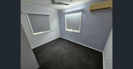 High Set Family Living – Shed!! - Photo 4