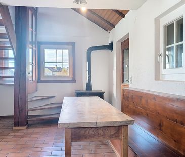 Located in the heart of the picturesque village of Epesses, this ch... - Photo 3