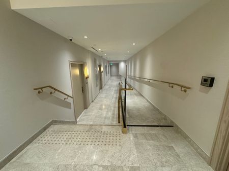 For Lease - 3 Strathgowan Avenue Unit# 313, Toronto, Ontario - Photo 2