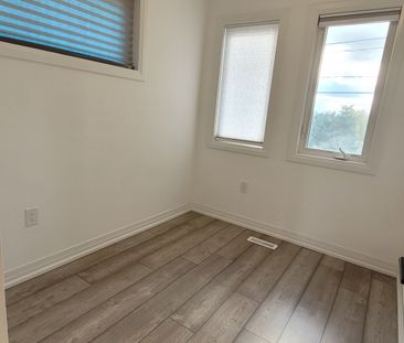 For Lease - 31 FAIRLANE Avenue, Barrie, Ontario - Photo 5