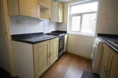 1 Bed Flat To Let on Ribbleton Lane, Preston - Photo 2