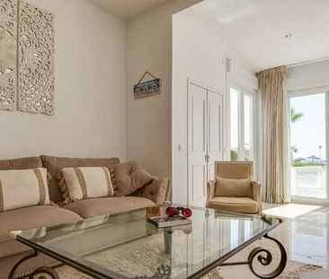 Luxury Townhouse for rent in Casares, Spain - Photo 4