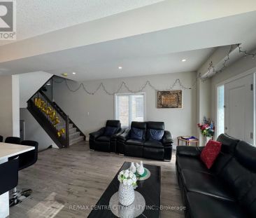 829 SARNIA ROAD - Photo 1