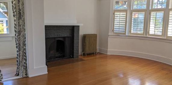 Upper suite in stunning heritage home - Photo 2