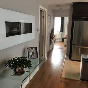 4.5 À LAVAL TRÈS TRANQUILLE AVEC ASCENSEUR! - Photo 2