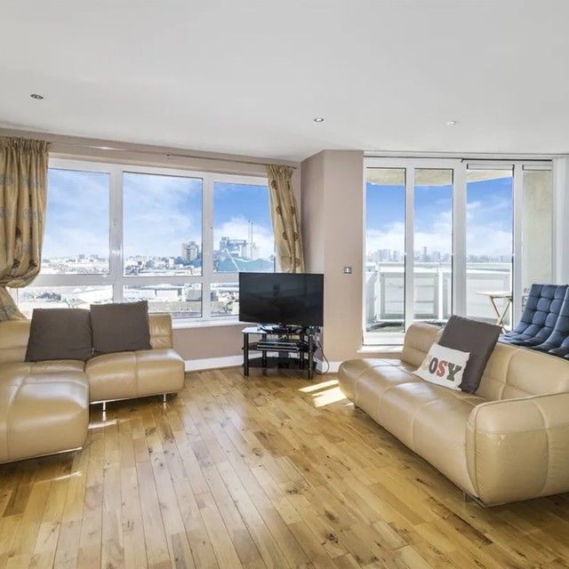 2 Bed Flat, Wards Wharf Approach, E16 - Photo 1