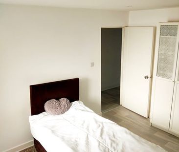 Studio Flat, Gaysham Avenue, IG2 - Photo 4