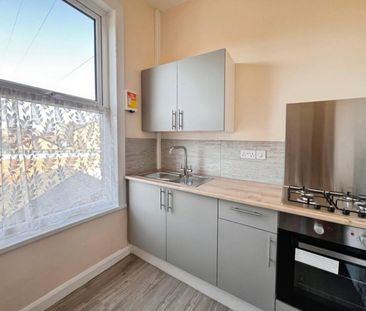 1 bedroom Flat To Let - Photo 4