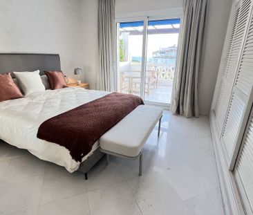 Apartment in Puerto Banús, Costa del Sol - Photo 6