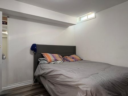 For Lease - 10 Juliana Square, Brampton, Ontario - Photo 5