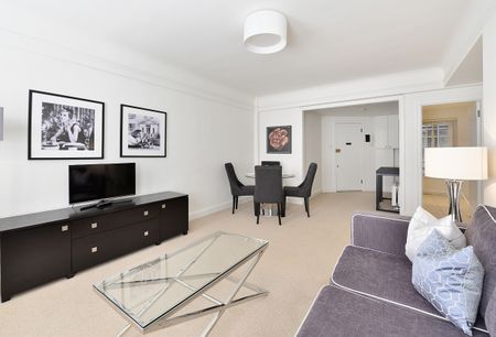 Exceptional Two-Bedroom, Two-Bathroom apartment – Fulham Road, Chelsea, SW3 6SH - Photo 3