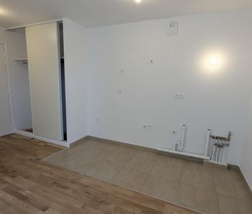 location Appartement T2 DE 45.3m² À ELANCOURT - Photo 6