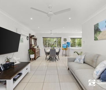 SPACIOUS LOWSET VILLA WITH LARGE YARD IN BEAUTIFUL BIRKDALE - Photo 2