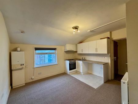 2 bedroom flat to rent - Photo 4