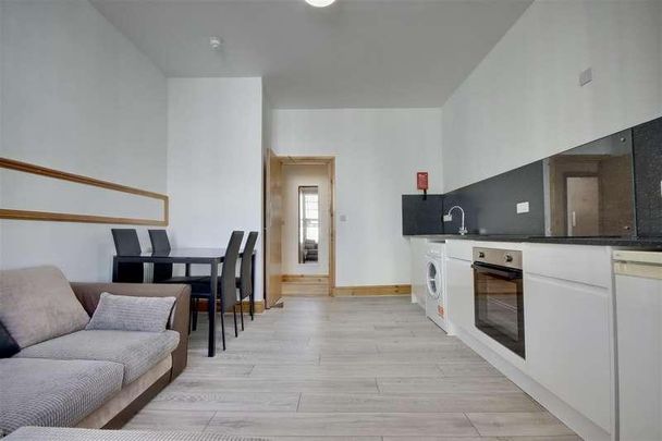 Sandringham Apartments, Osborne Road, Southsea, PO5 - Photo 1