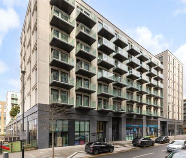 Royal Crest Avenue, London, E16 flat to rent - Photo 6