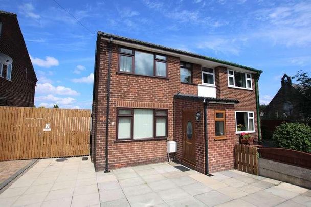 Chorley Road, Westhoughton, BL5 - Photo 1