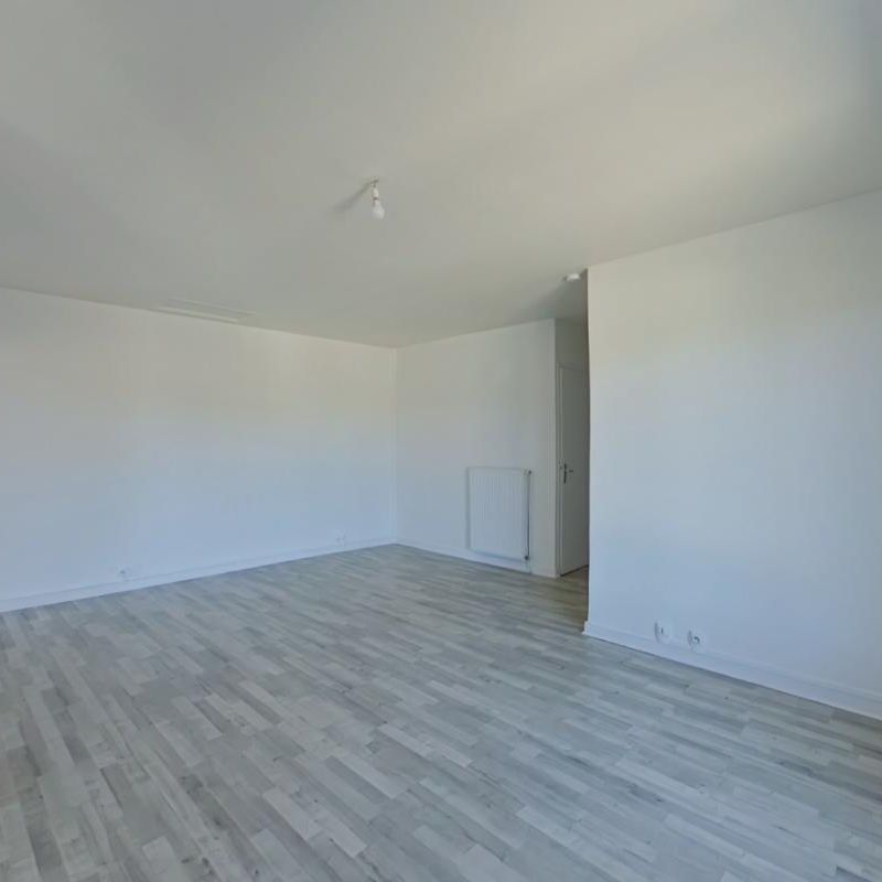 Location Appartement 3 pièces 69m² DISSAY 86130 - Photo 1