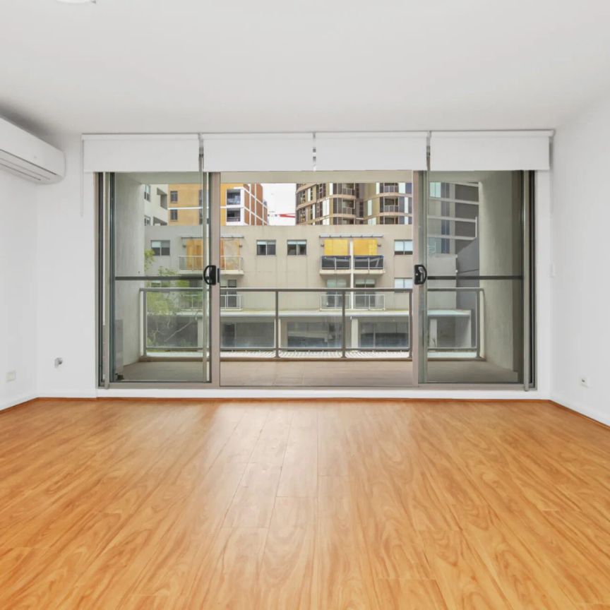 Stylish CBD Apartment with Space, Light & Lifestyle - Photo 1