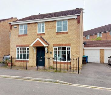 4 bedroom Detached house to rent - Photo 2