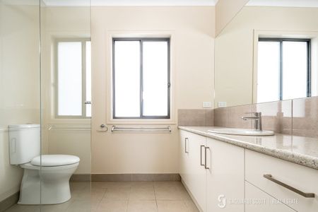3 Bedroom Modern Unit - Photo 5