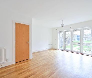 3 bedroom terraced house to rent - Photo 2