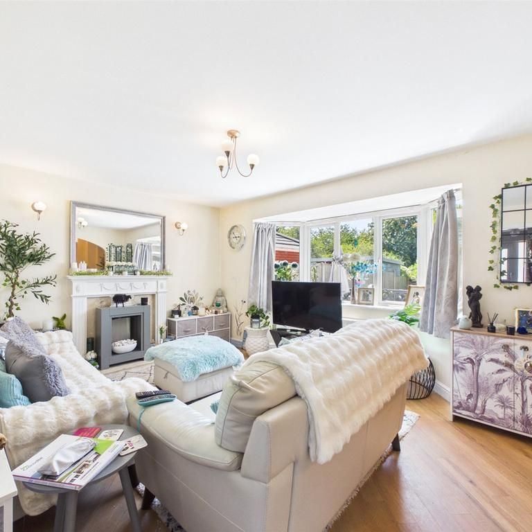 4 bedroom detached house to rent - Photo 1