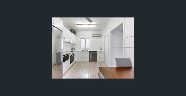 Renovated beauty in handy location. - Photo 1