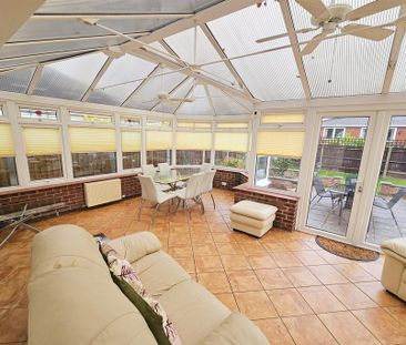 2 bedroom detached bungalow to rent - Photo 2