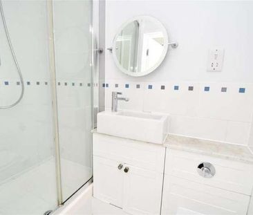 Bedroom Property In Godalming, GU7 - Photo 4