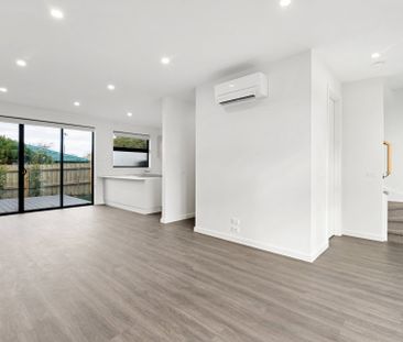 Beautiful Style, Convenience, and Privacy - Photo 4