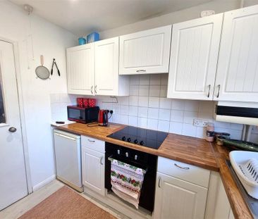 2 bedroom flat to rent - Photo 6