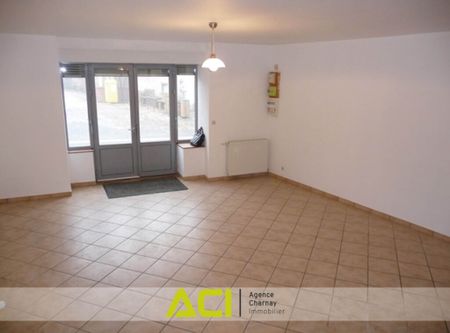 PIERRECLOS CENTRE MAISON DE VILLE AVEC JARDIN CLOS - Photo 2