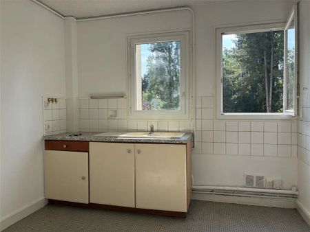 Location appartement 4 pièces - 91m² à Chateauroux (36000) - Photo 4