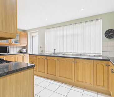3 bedroom semi-detached house to rent - Photo 3