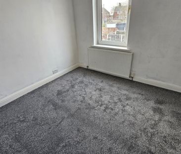 2 bed Terraced - To Let - Photo 3
